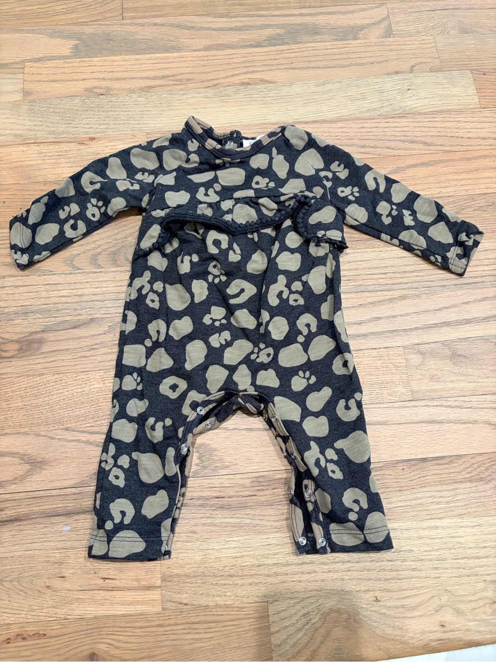 Jessica Simpson baby girl leopard print long sleeve onesie with ruffle